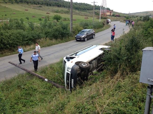 Accident pe DN6: nouă persoane la un pas de moarte din cauza unui telefon mobil