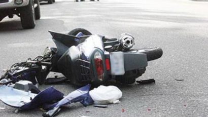 Accident la Dognecea. Un copil de doi ani a fost spulberat de un moped