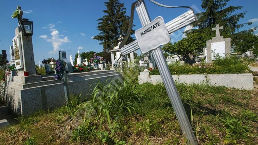 Morminte fictive în cimitirul Lugojului