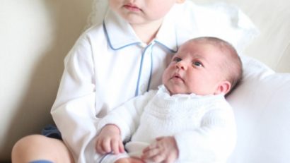 Prinţul George şi Prinţesa Charlotte, fotografiaţi pentru prima dată împreună