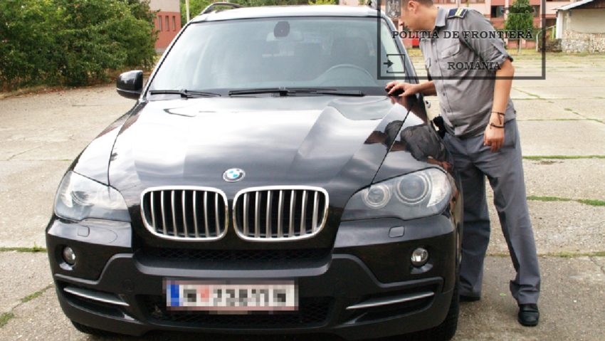 BMW X5 poticnit în Porţile de Fier