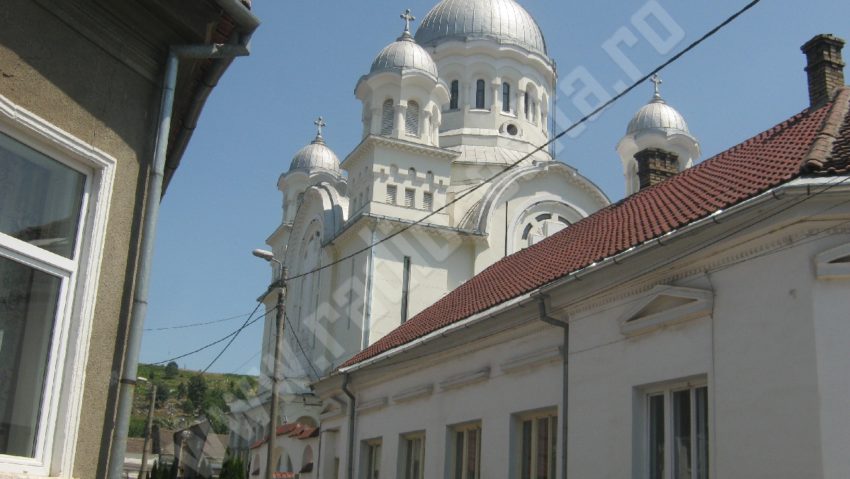 Centru cultural modern şi iluminat arhitectural la Reşiţa