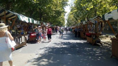 [FOTO] Animaţie pe malul drept al Dunării unde are loc Festivalul Kladovo Ethno 2015