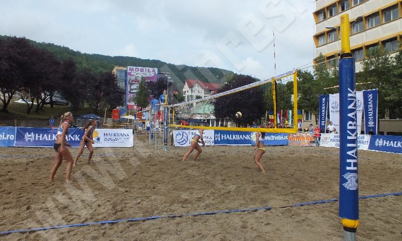 O medalie de aur şi una de bronz pentru echipele româneşti la Campionatul Balcanic de volei de plajă Under 20