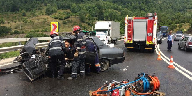 Accident rutier cu patru răniţi, pe DN 66