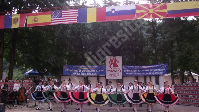 [FOTO] A patra seară a Festivalului Hercules a fost rezervată folclorului din Balcani