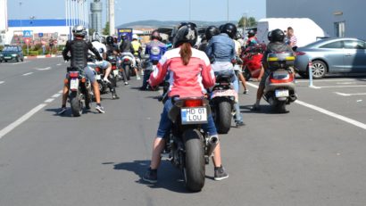 [FOTO] Motocicliştii există în trafic