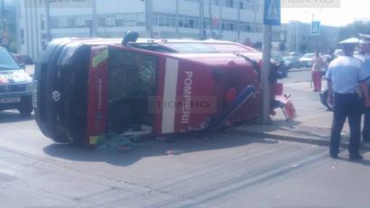 Autospecială SMURD, implicată într-un accident rutier în centrul Timişoarei