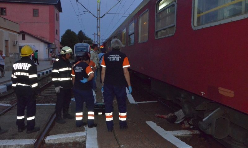 [FOTO] Bărbat spulberat de tren într-o gară din vestul ţării