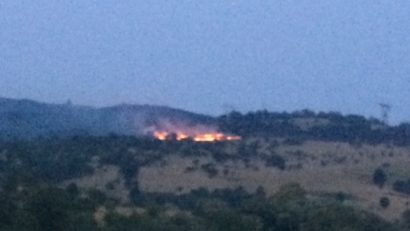 [FOTO] Pompierii din nou în alertă. Arde dealul Ponor, lângă Reşiţa