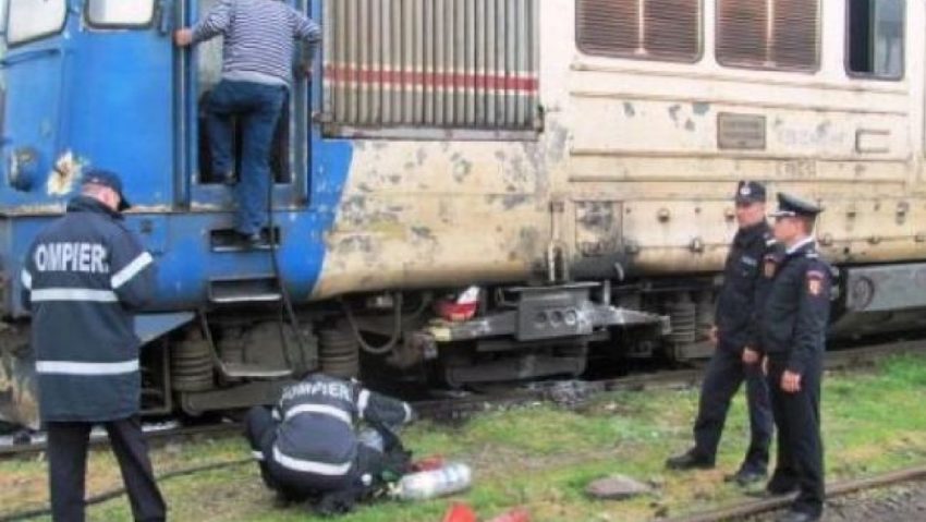 Blocaj de 7 ore pe calea ferată, în judeţul Hunedoara. Sute de călători au fost afectaţi