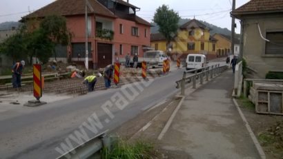 [FOTO] Pe DN 58 B se circulă „cu răbdare”