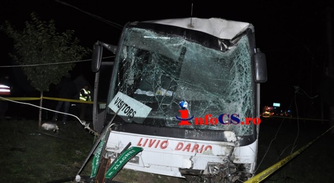 [VIDEO] Grav accident de circulaţie la Caransebeş, soldat cu 26 de răniţi