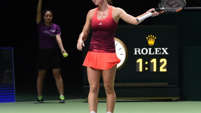 Simona Halep învinsă de Maria Şarapova, la Turneul Campioanelor