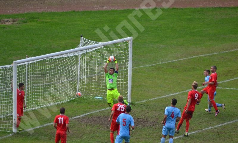 Metalul Reşiţa şi FC Caransebeş au pierdut meciurile din etapa a 8-a a Ligii secunde de fotbal