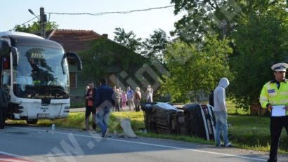 Un autocar cu 35 de muncitori, implicat într-un accident pe DN6