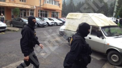 [UPDATE – VIDEO] Desfăşurare de forţe în Caraş-Severin. Peste 50 de percheziţii pentru destructurarea unei grupări specializate în contrabanda cu ţigări