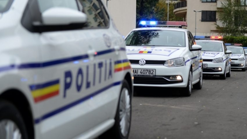 [FOTO] Polițiștii rutieri din Caraş-Severin vor patrula cu mașini nemțești