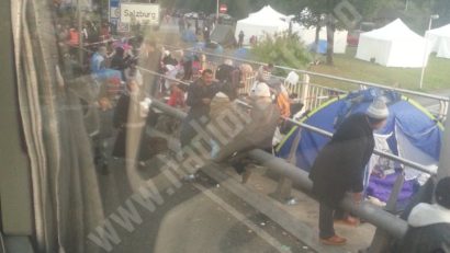 Poliţiştii nu mai fac faţă! „Este iad în taberele de refugiaţi”