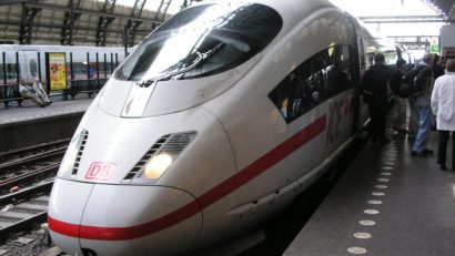 Cel puţin cinci morţi, după ce un tren a deraiat în apropiere de Strasbourg