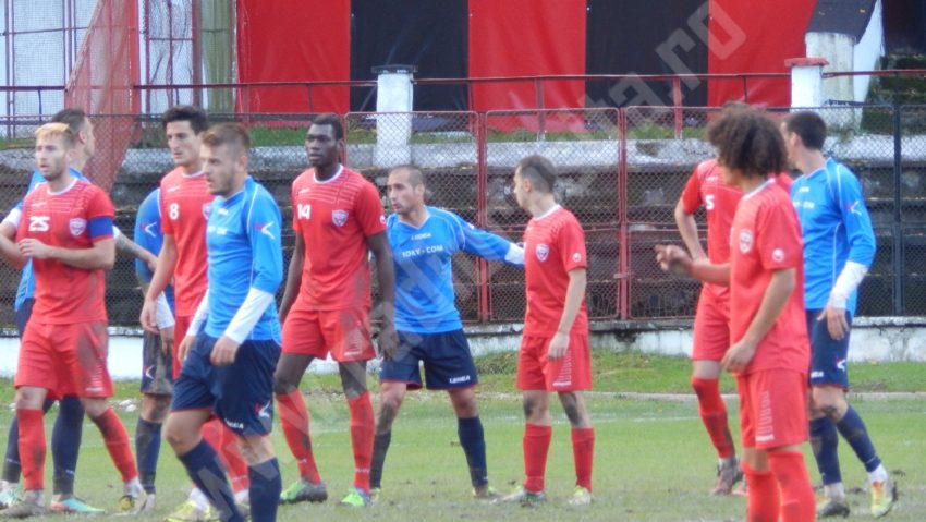 Metalul Reşiţa şi FC Caransebeş au fost învinse în ultima etapă din turul Ligii a doua