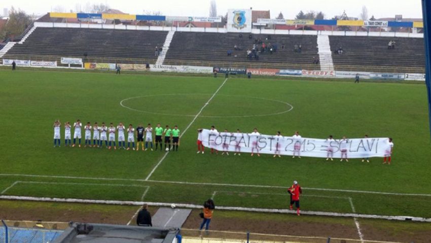 Primăria Reşiţa reacţionează la protestul fotbaliştilor de la Metalul