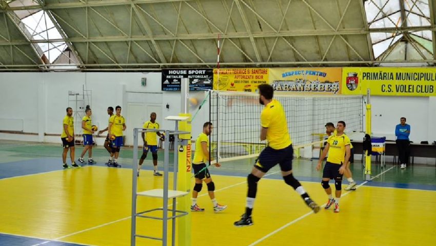 Volei Club Caransebeş învinge pe LPS Piatra Neamţ şi rămâne liderul clasamentului