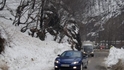 A venit iarna! Ninge în Defileul Jiului şi la Rânca