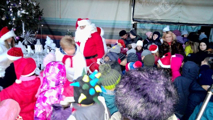 [FOTO] Sute de copii au primit cadouri la Gala Pomului de Crăciun!