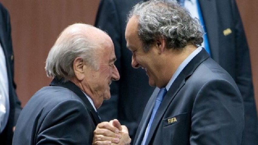 Blatter şi Platini au fost suspendaţi 8 ani din toate activităţile legate de fotbal