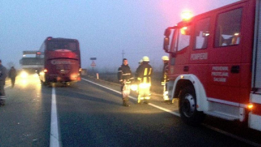 [VIDEO] Accident între Caransebeş şi Lugoj din cauza neatenţiei