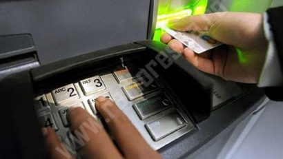 Polițiștii cărăşeni verifică siguranța derulării operaţiunilor cu numerar de la ATM-uri