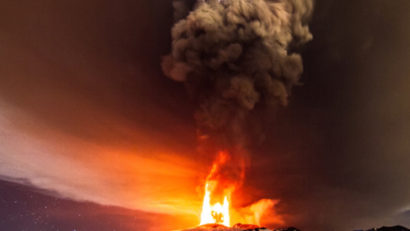 Erupţie spectaculoasă a vulcanului Etna