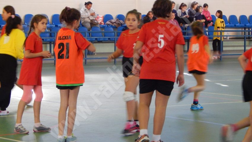 [FOTO/AUDIO] Cupa Moş Crăciun la minihandbal fete, ediţia I