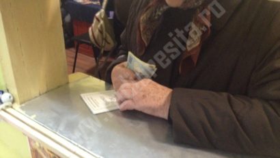 Anotimpul împrumuturilor, la CARP: Pensionarii cărăşeni se îndatorează pentru achiziţionarea lemnului de foc