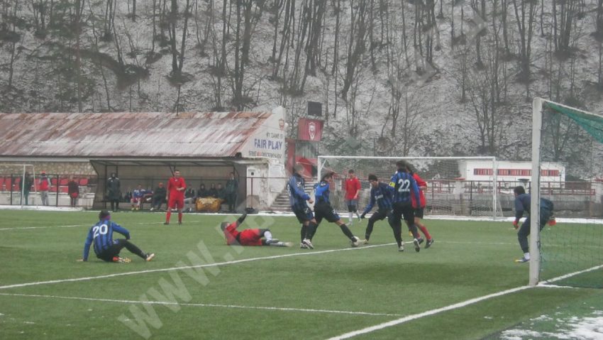 [FOTO] CSM Şcolar Reşiţa a susţinut un prim meci amical cu CSM Lugoj