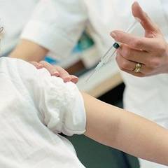 Vaccinarea gratuită a baieţilor împotriva virusului HPV se va face în cabinetele medicilor de familie de la 1 Decembrie