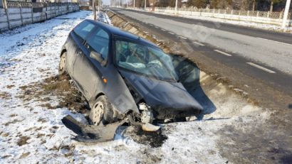 [FOTO] Accident Caransebeş: Un bărbat a murit, iar soţia sa se află în stare gravă