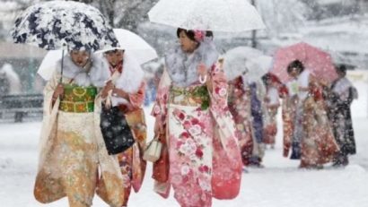 Furtună de zăpădă în Japonia. Traficul auto perturbat în Tokyo