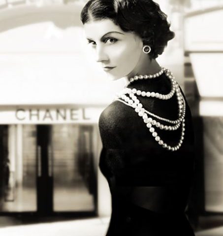 Coco Chanel, femeia care a coborât moda în stradă