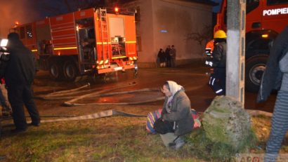 [FOTO] Tragedie în Arad. Doi copii au murit, după ce casa în care locuiau a luat foc