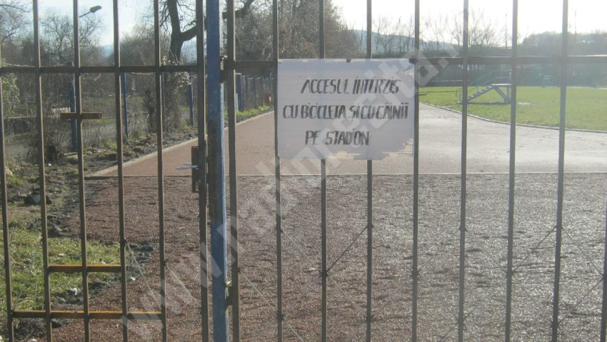 Stadionul de atletism din Reşiţa se modernizează