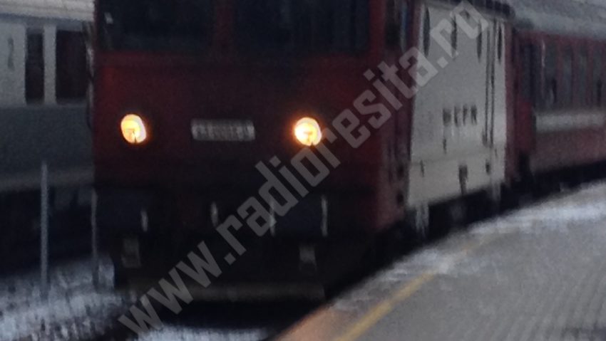 Trafic feroviar oprit pe magistralele 400 şi 900 între Timişoara şi Bucureşti. Trenurile au întârzieri de 15-20 de minute