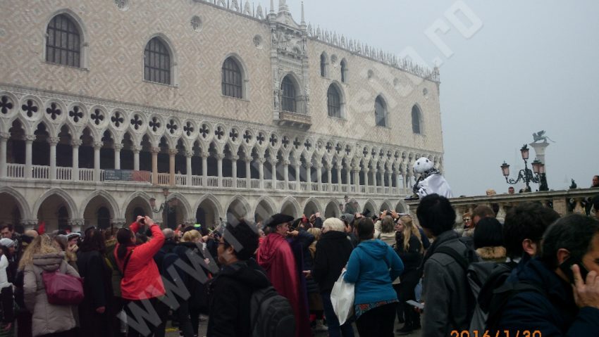 [FOTO] Carnavalul de la Veneția sau istoria extravaganţei