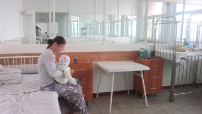 Încă un deces în cazul copiilor infectați cu o bacterie periculoasă