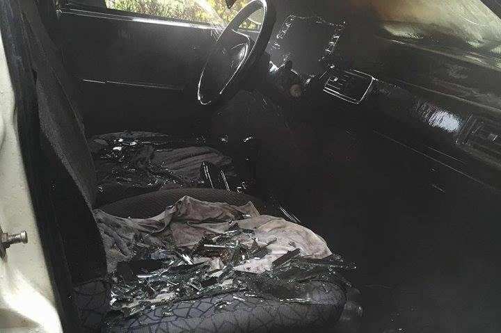 Autoturism incendiat în Deva