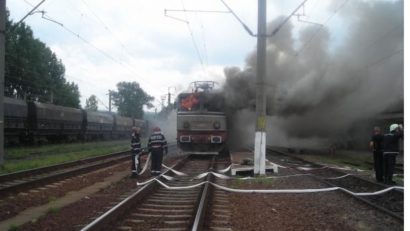 Locomotivă în flăcări în gara Severin