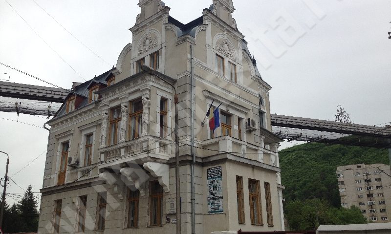 [AUDIO-FOTO] Istoria Reşiţei în atenţia autorităţilor. O clădire monument reabilitată cu bani de la Ministerul Educaţiei