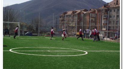 [FOTO]Primul teren de minifotbal cu nocturna pe valea cernei!