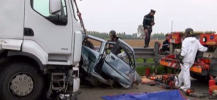 [VIDEO] O familie din Banat a murit într-un grav accident de maşină în Italia. Cei doi soţi aşteptau un copil